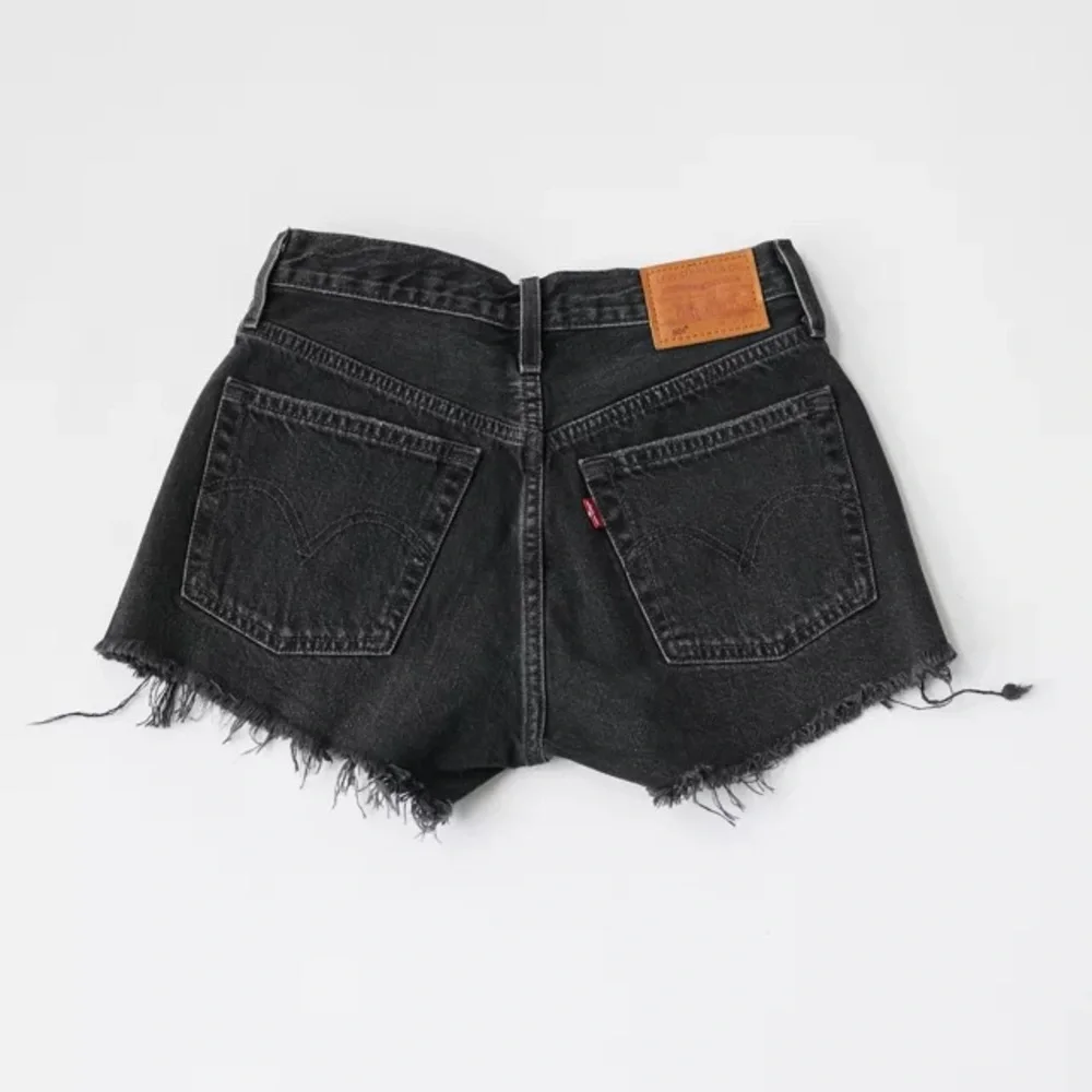 Levi’s 501 Original Mid Rise Black Cut-Off Denim Shorts - Picture 5 of 12